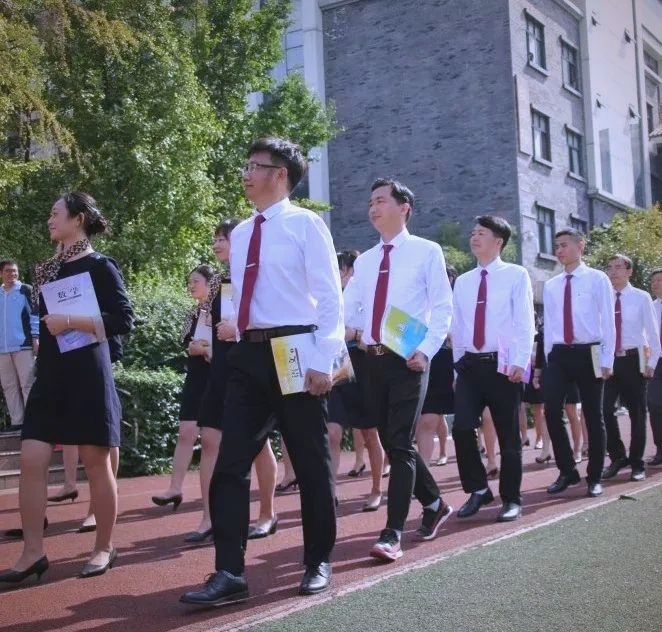 成都西北中学(成都西北中学朱秀英)